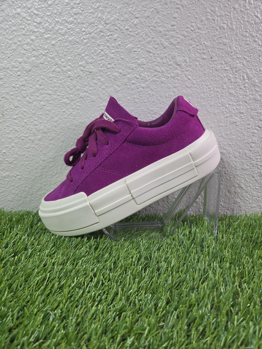 NWT Converse Cruise Low Top Sneaker Quantum Violet/Egret Suede Women’s Size 5.5